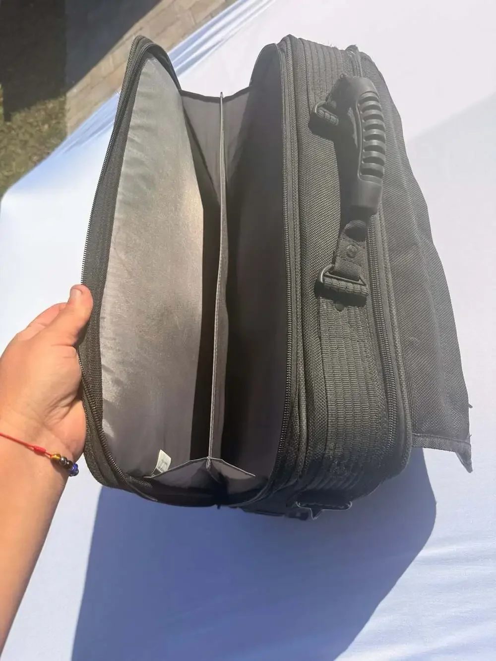 Targus Black and Gray Deluxe Laptop Messenger Bag Briefcase CPT401D